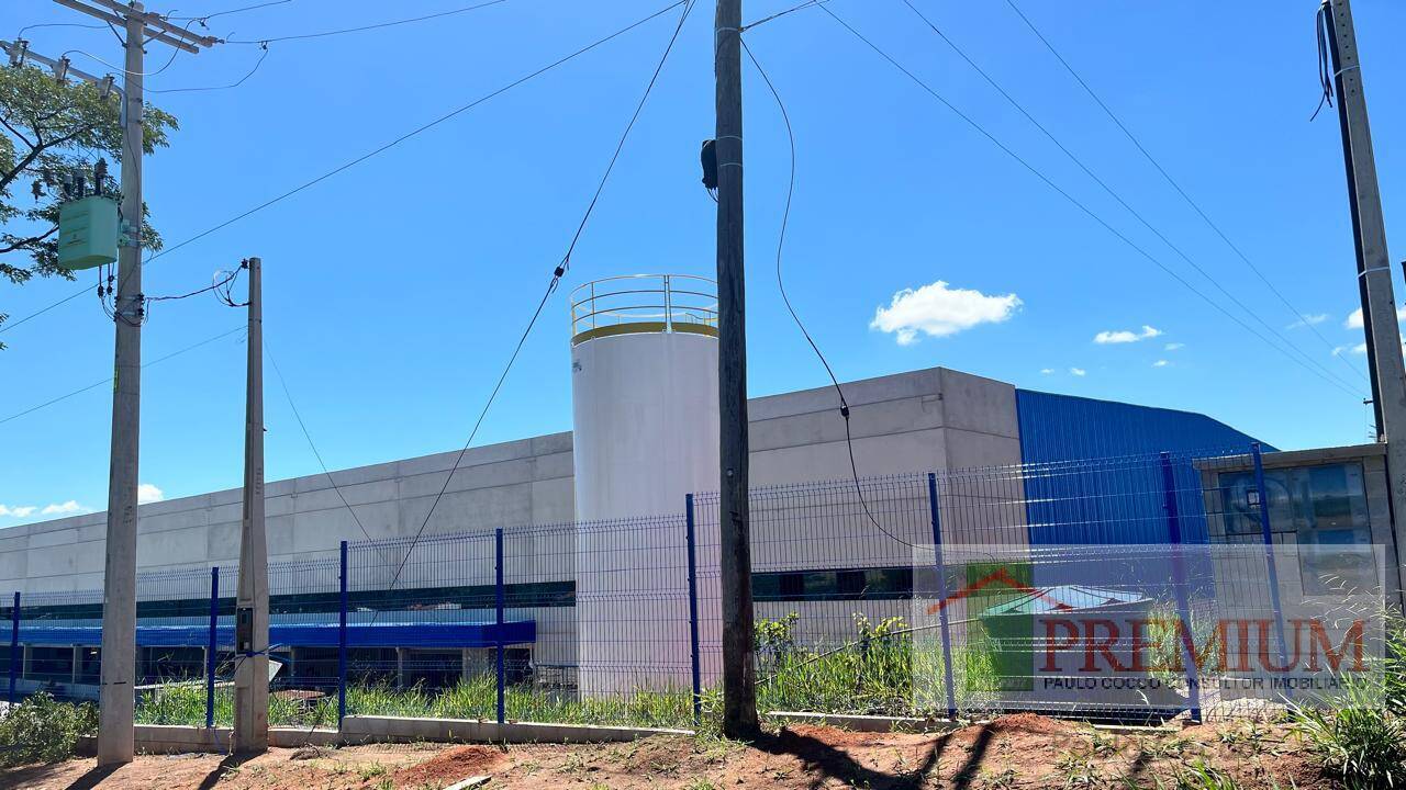 Galpão para alugar em Atibaia, 9000m² de área construída.