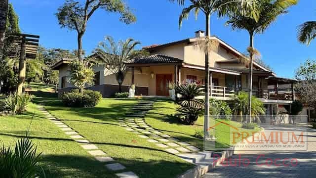 Casa tipo chácara a venda em Atibaia, lindíssima ! 5 suítes, confira.